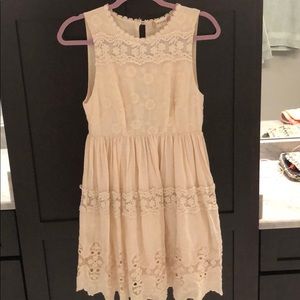 Altair’s State Lace Sleeveless Dress